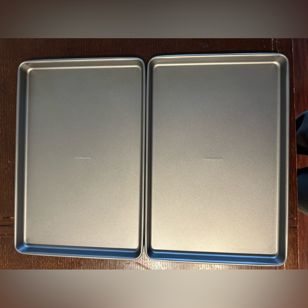 Two pack 16 1/2 x 10 3/4 x 1 in. Baking Sheet (EUC)